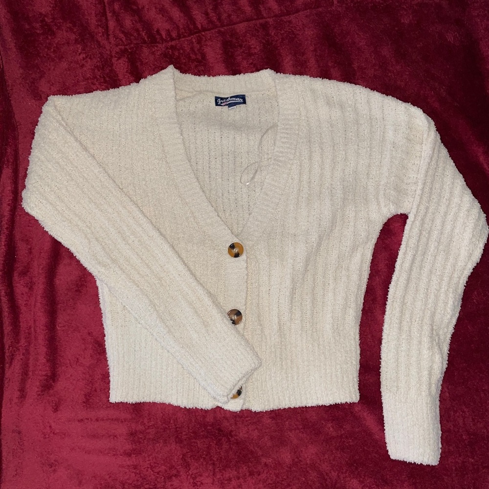 Cream coloured cropped knit cardigan